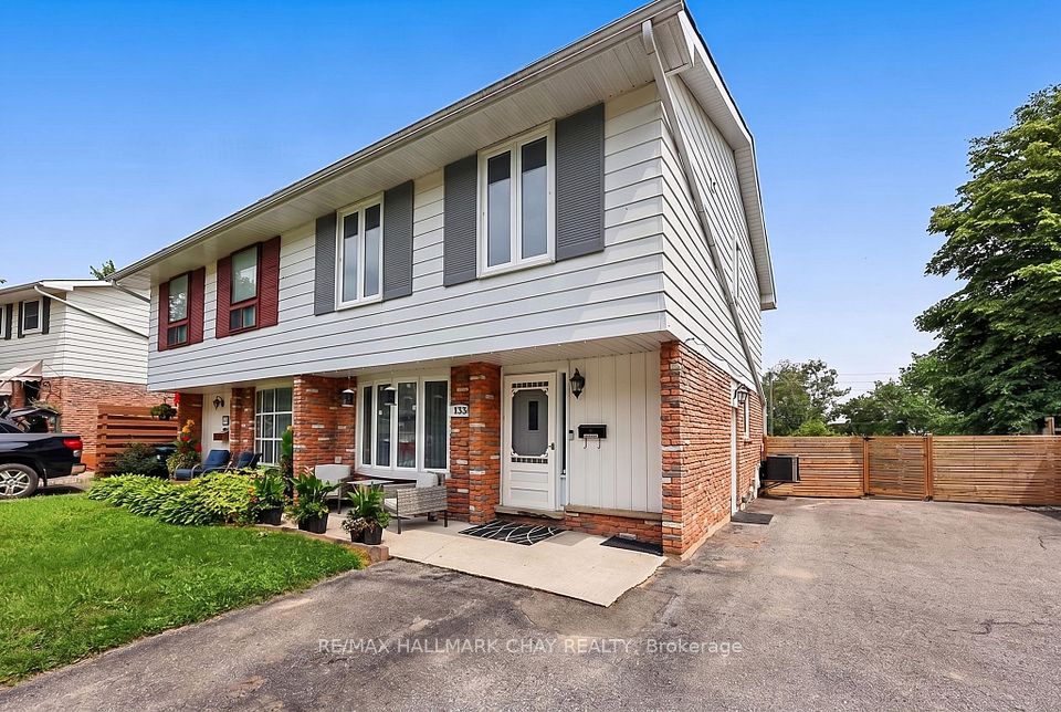 Semi-Detached at 133 Daphne Crescent, Barrie, ON L4M 2Y7, Barrie