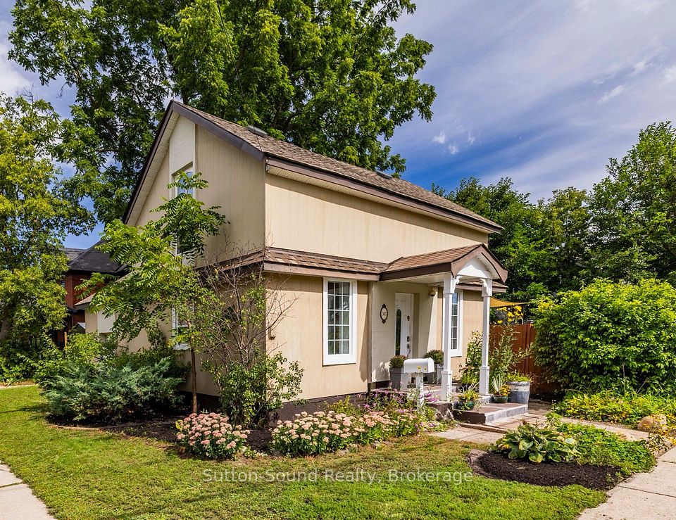 307 Fourth Street W, Collingwood, ON L9Y 3B2 at 307 Fourth Street W, Collingwood, ON L9Y 3B2, Collingwood, ON, L9Y 3B2
