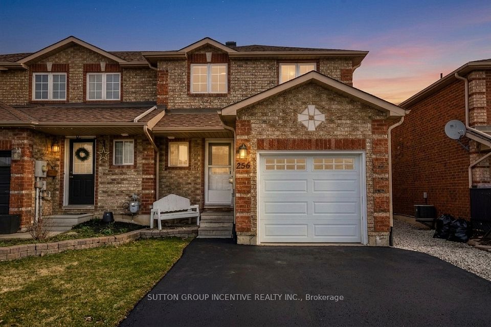Att/Row/Townhouse at 256 Dunsmore Lane, Barrie, ON L4M 7A7, Barrie