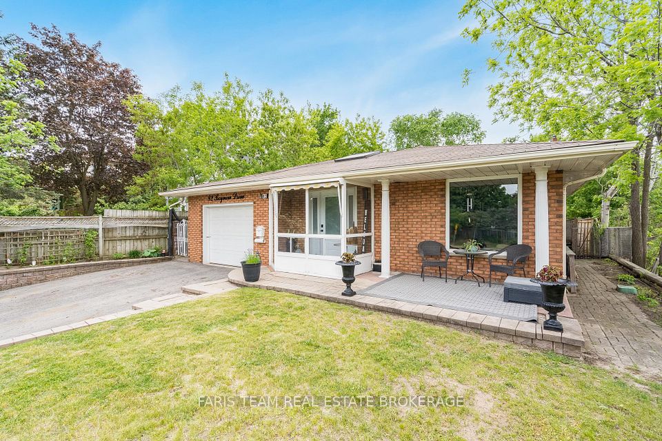 82 Bayview Drive, Barrie, ON L4N 3P1 at 82 Bayview Drive, Barrie, ON L4N 3P1, Barrie, ON, L4N 3P1