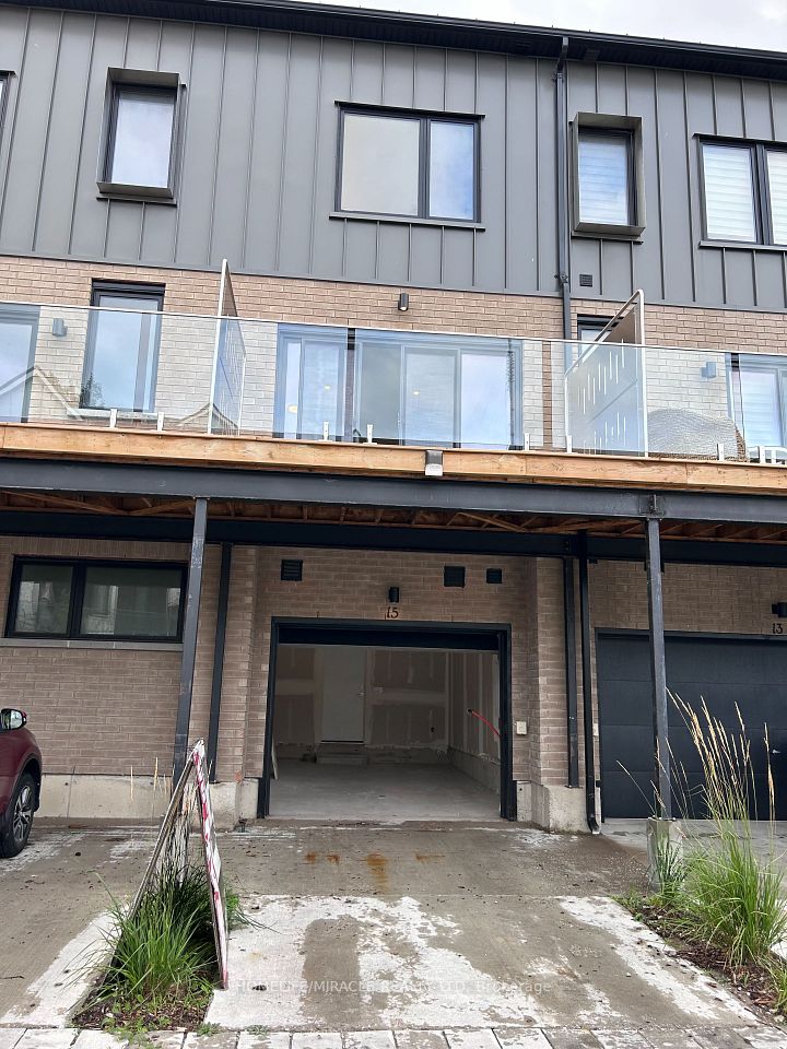 Att/Row/Townhouse at 15 Rainwater Lane, Barrie, ON L4N 9J6, Barrie