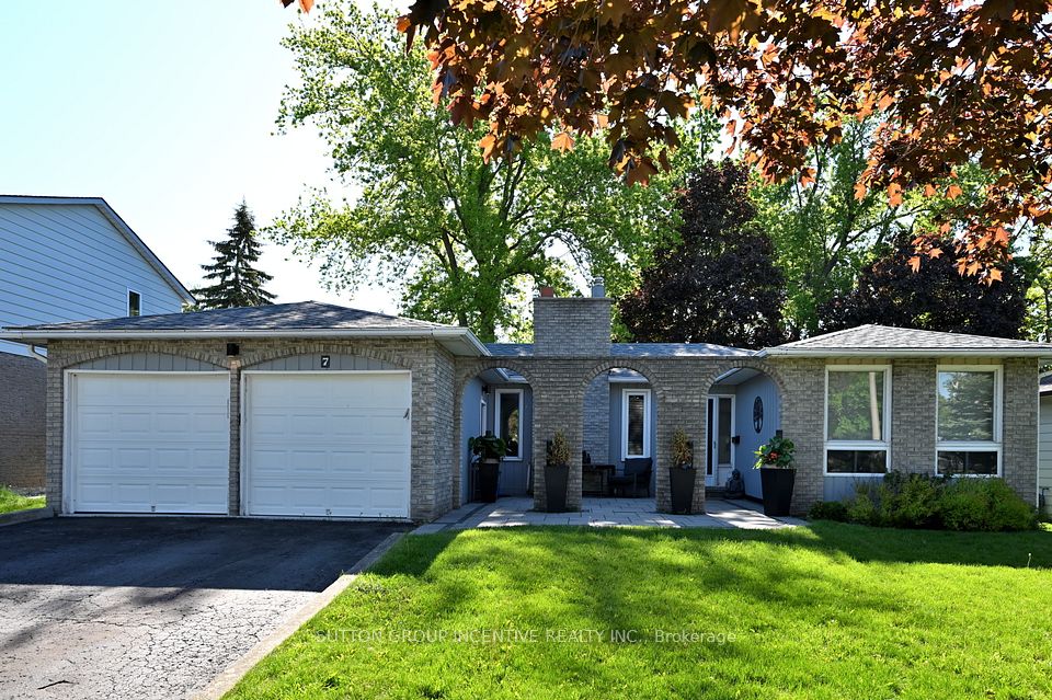7 HURON Street, Barrie, ON L4M 5H2 at 7 HURON Street, Barrie, ON L4M 5H2, Barrie, ON, L4M 5H2