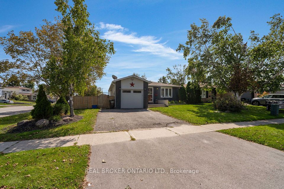 37 Hickling Trail, Barrie, ON L4M 5S5 at 37 Hickling Trail, Barrie, ON L4M 5S5, Barrie, ON, L4M 5S5