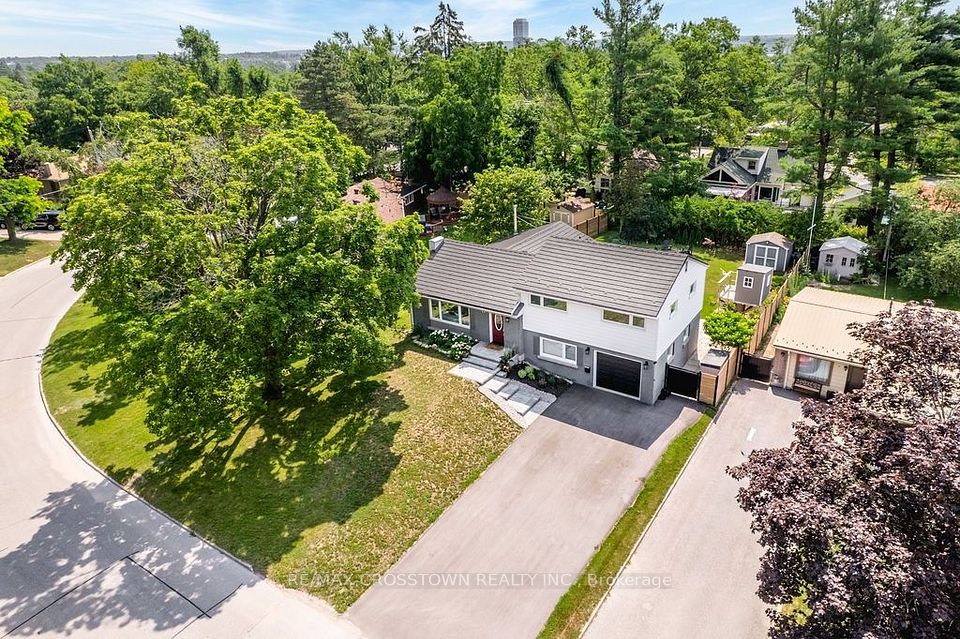 11 Castle Drive, Barrie, ON L4N 1P7 at 11 Castle Drive, Barrie, ON L4N 1P7, Barrie, ON, L4N 1P7