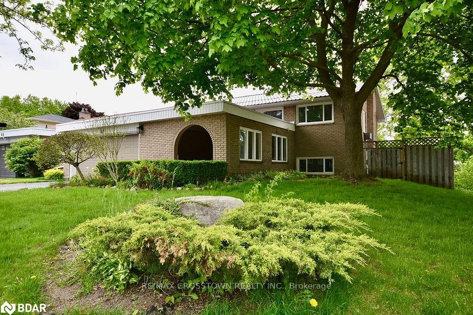 Detached at 64 MARSHALL Street, Barrie, ON L4N 3S8, Barrie