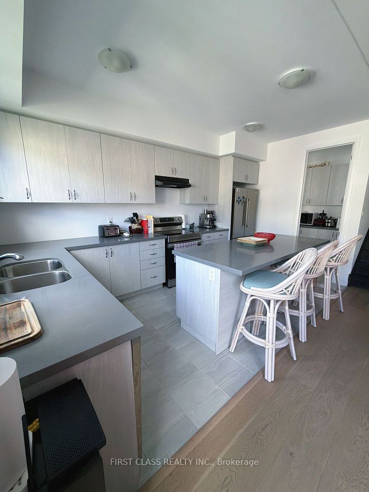 Detached at 24 Barnyard Trail, Barrie, ON L9J 0T3, Barrie