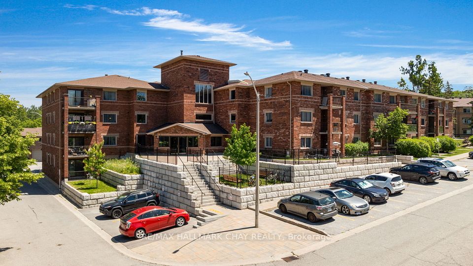 Condo Apartment at 1 Quail Crescent 103, Barrie, ON L4N 6W9, Barrie