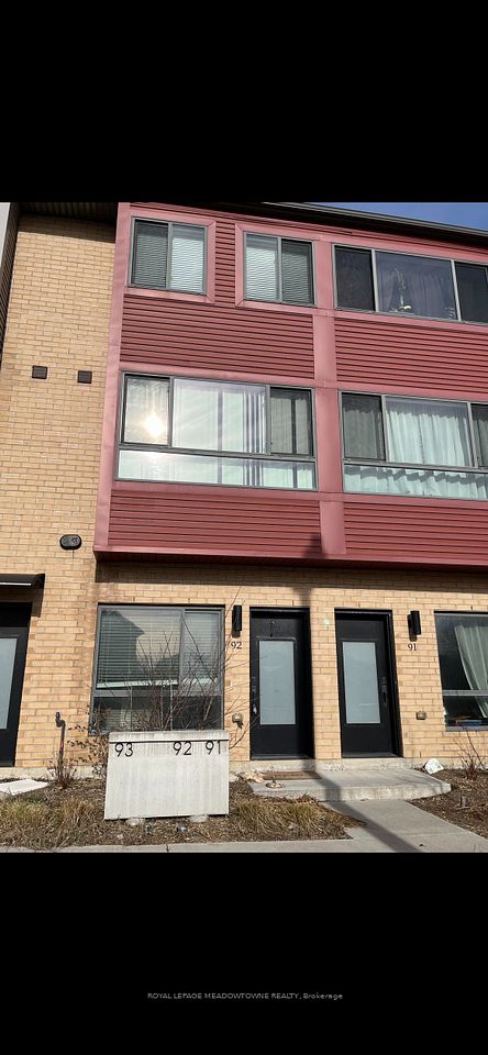 Att/Row/Townhouse at 369 Essa Road E 92, Barrie, ON L4N 9C8, Barrie