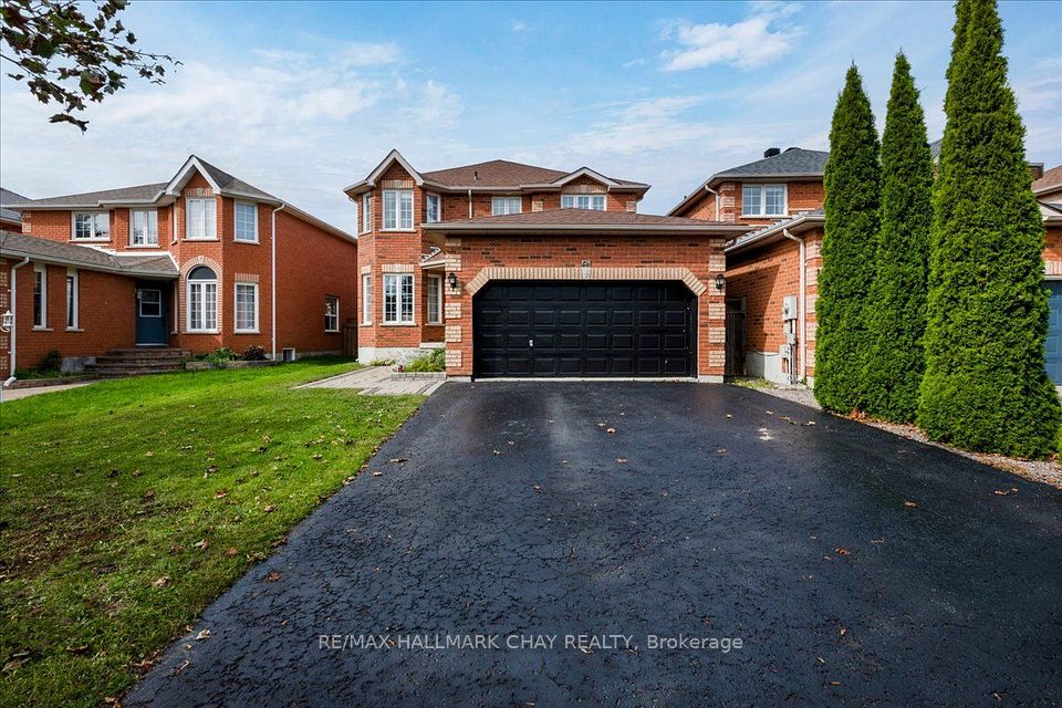 Detached at 18 Bear Creek Drive, Barrie, ON L4N 9M6, Barrie