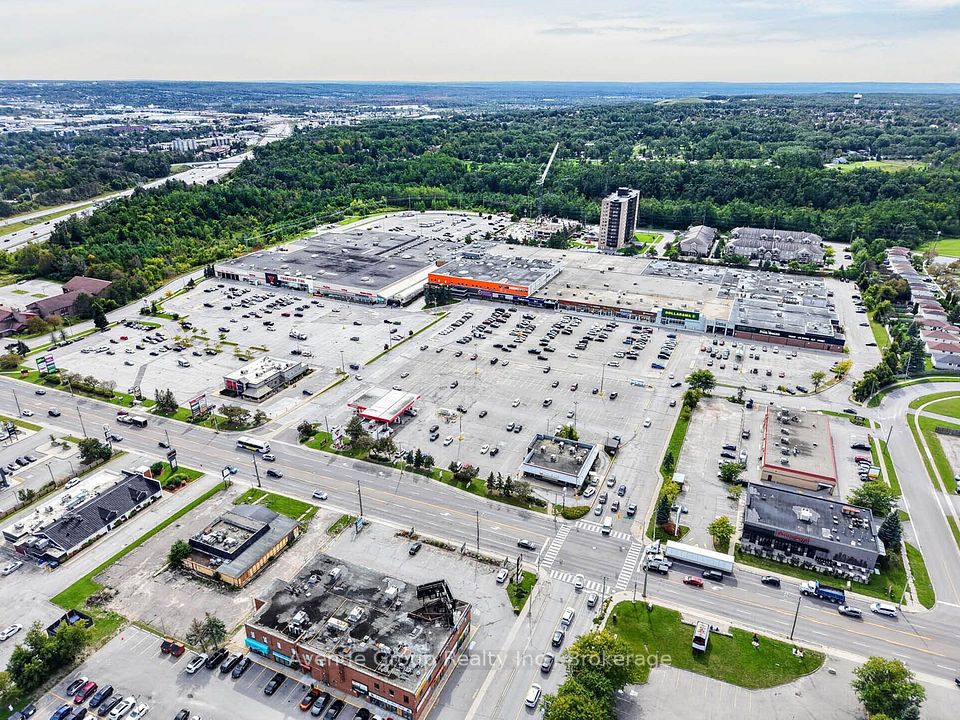 320 Bayfield Street 60, Barrie, ON L4M 3C1