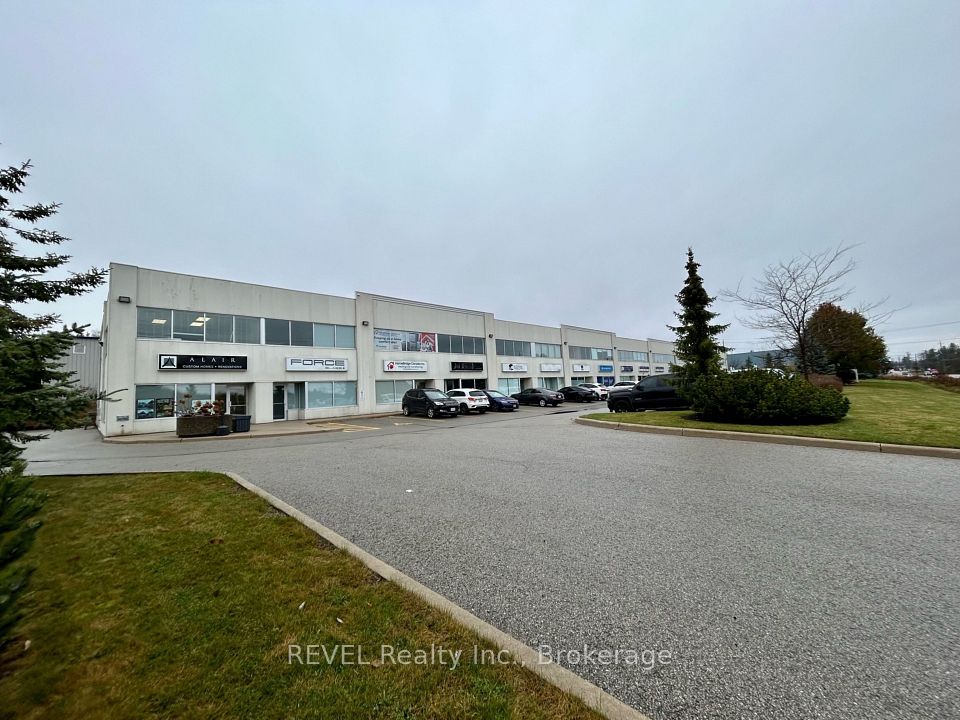 353 Saunders Road 4, Barrie, ON L4N 9A3