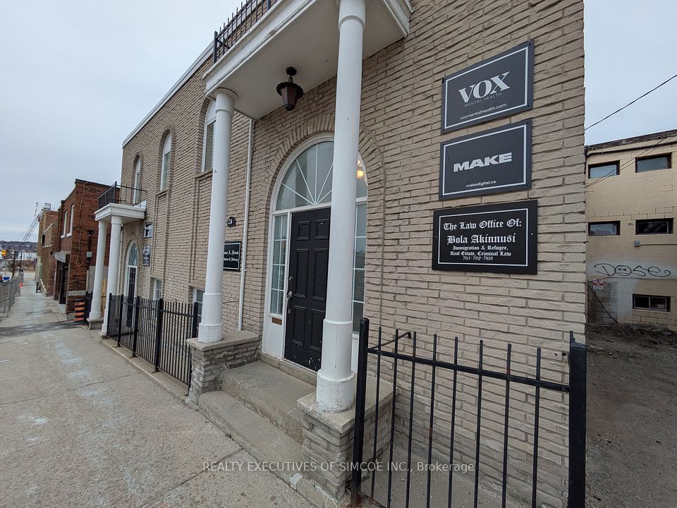 28 Owen Street 202, Barrie, ON L4M 3G7