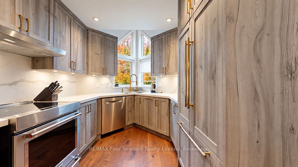 1945 Nottawasaga 10 Concession S, Clearview, ON L0M 1H0 9