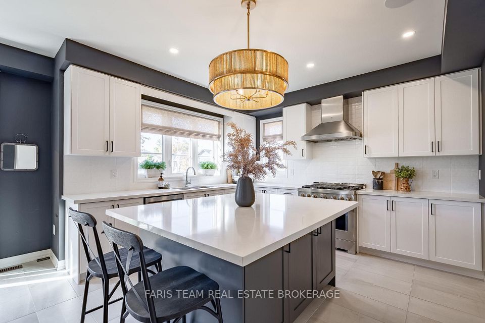 207 Sutherland Street S, Clearview, ON L0M 1S0 3