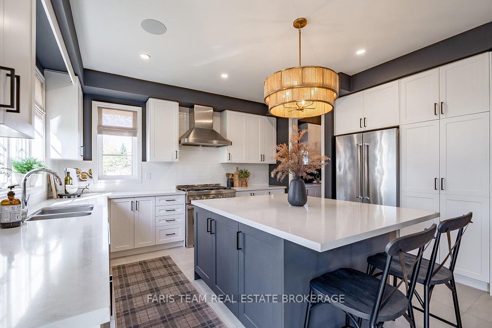 207 Sutherland Street S, Clearview, ON L0M 1S0 4
