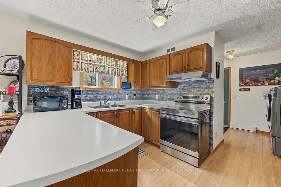 3346 McCarthy Drive, Clearview, ON L0M 1N0 4