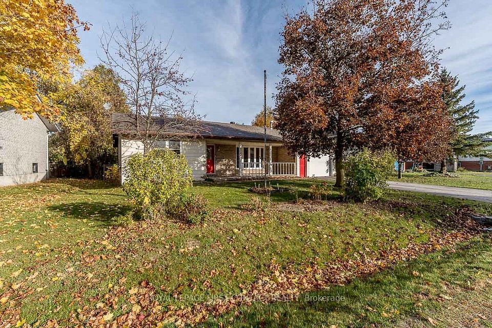 224 Christopher Street, Clearview, ON L0M 1S0 2