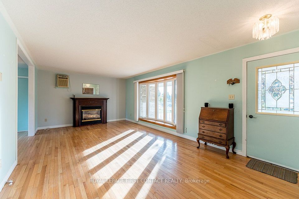 224 Christopher Street, Clearview, ON L0M 1S0 8