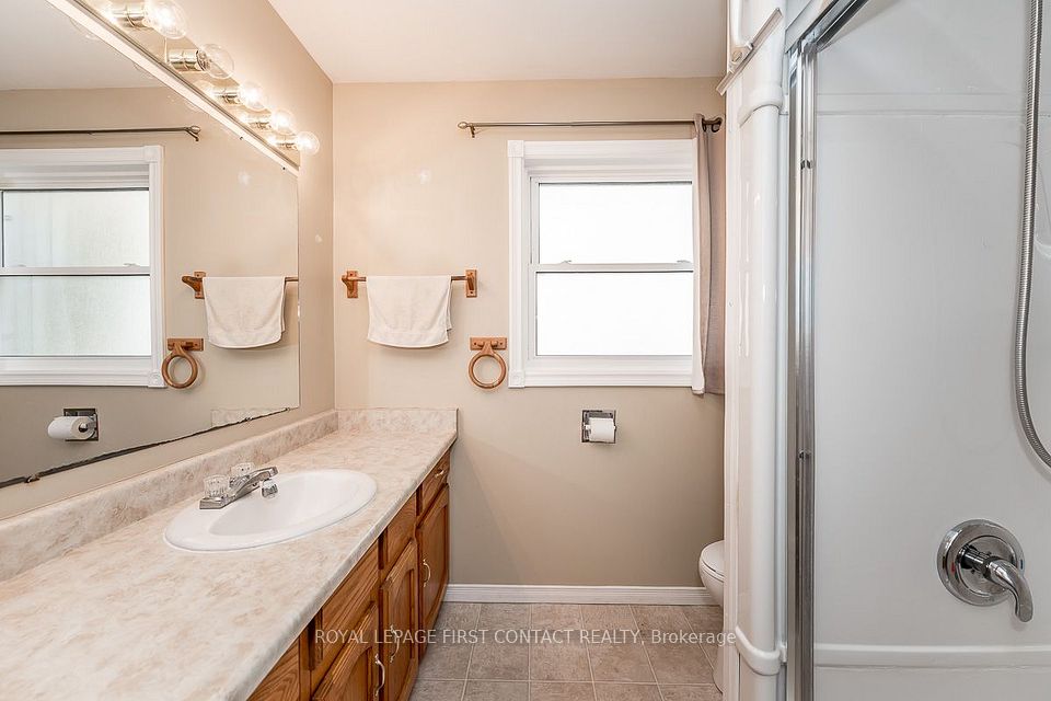224 Christopher Street, Clearview, ON L0M 1S0 25