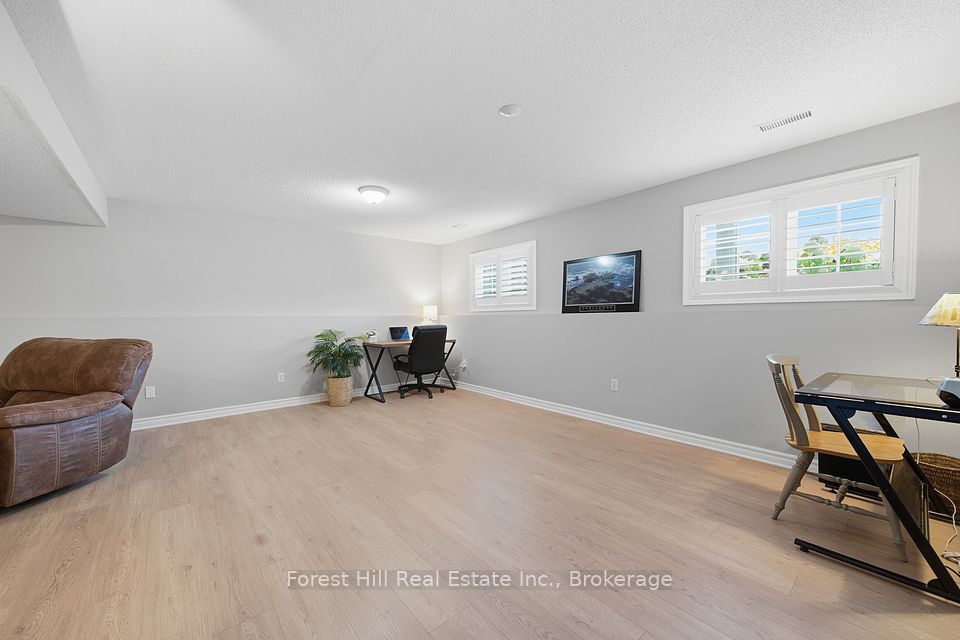 31 MCKEAN Boulevard, Clearview, ON L0M 1P0 25