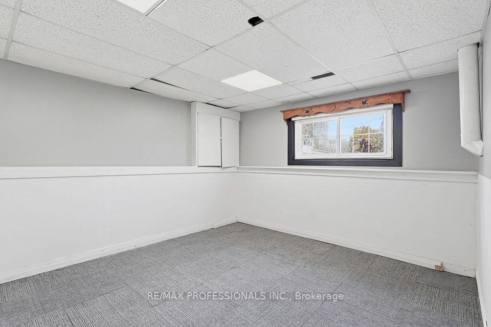 120 Switzer Street, Clearview, ON L0M 1N0 18