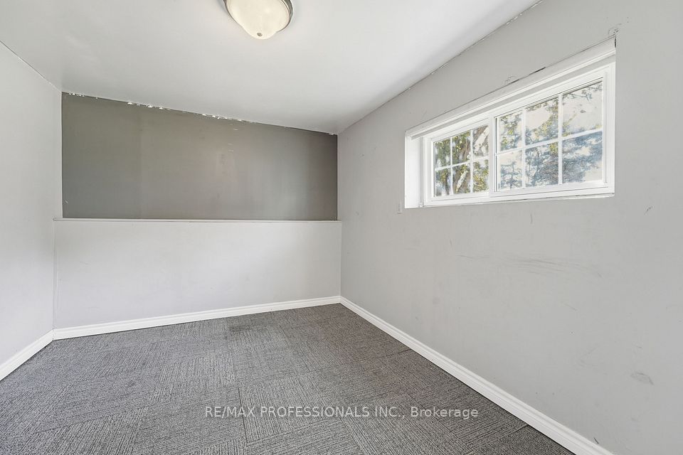 120 Switzer Street, Clearview, ON L0M 1N0 21