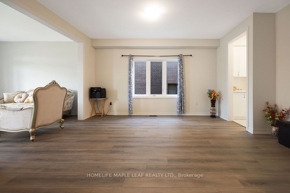 244 Warden Street, Clearview, ON L0M 1S0 9