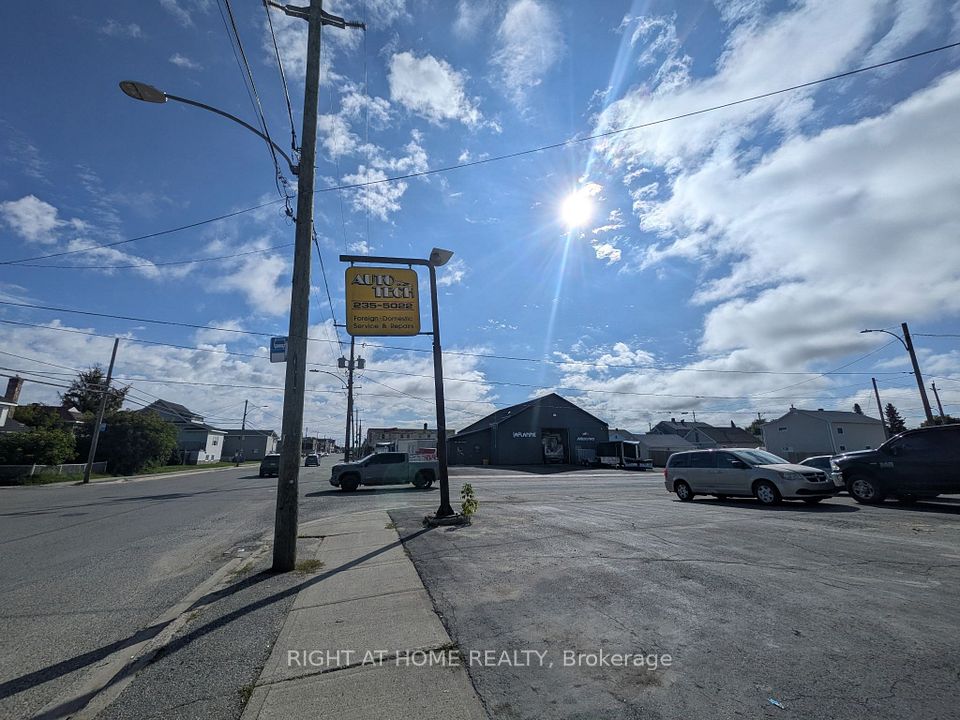 39 Bruce Avenue, Timmins, ON P0N 1H0