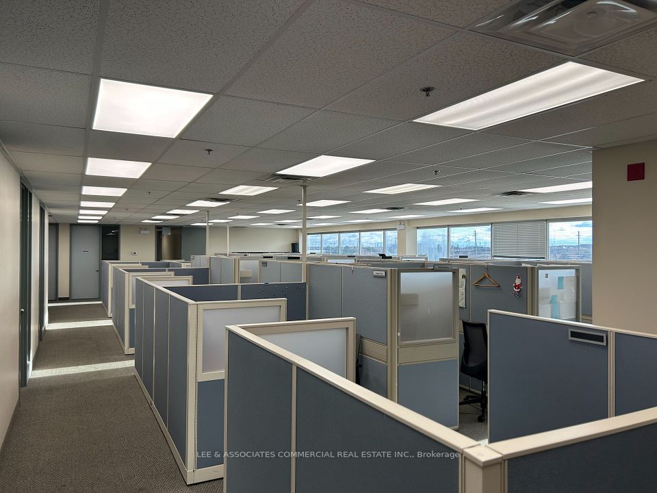 107 Walker Drive B, Brampton, ON L6T 5K5