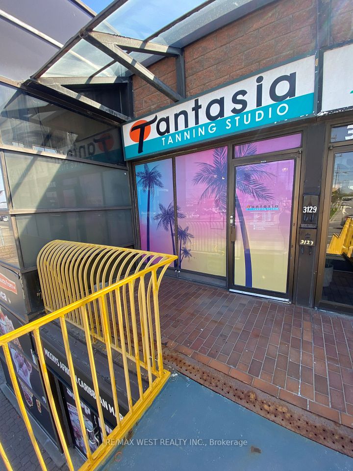 3129 Dufferin Street, Toronto W04, ON M6A 2S9