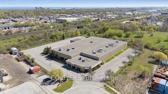 1400 Advance Road, Oakville, ON L6L 6L6