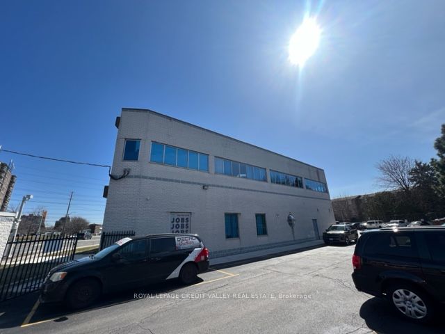 1625 Albion Road 106, Toronto W10, ON M9V 5H8