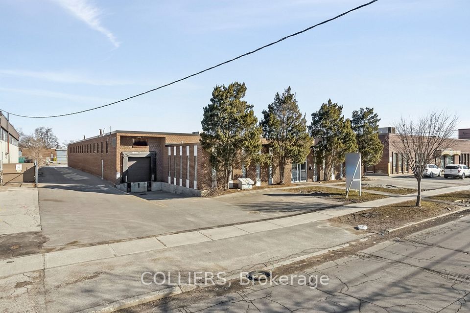 120 St Regis Crescent, Toronto W05, ON M3J 1Y8