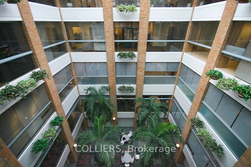 2150 Islington Avenue 301, Toronto W09, ON M9P 3V4