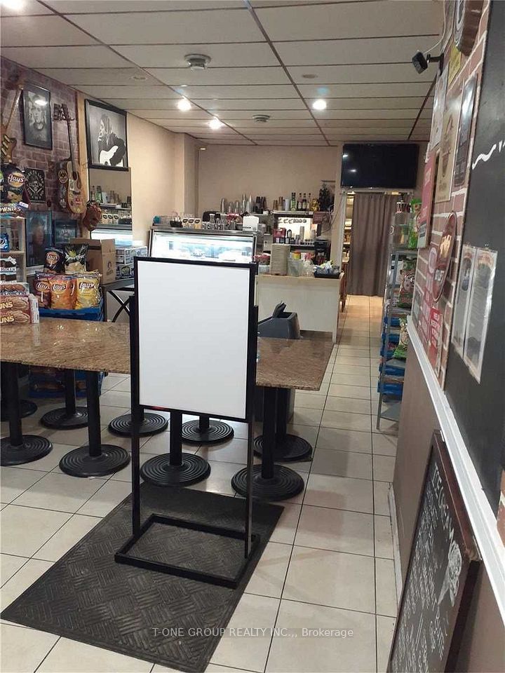 2635 Eglinton Avenue W, Toronto W03, ON M6M 1T6