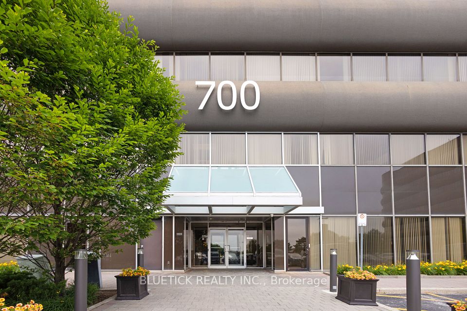 700 Dorval Drive 300, Oakville, ON L6K 3V7
