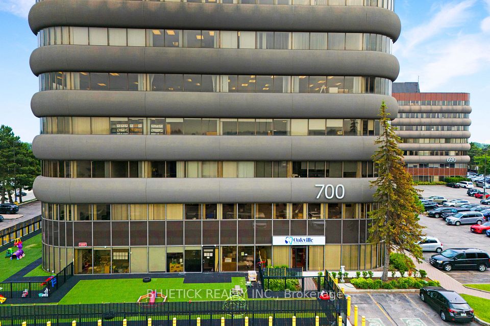 700 Dorval Drive 503, Oakville, ON L6K 3V7