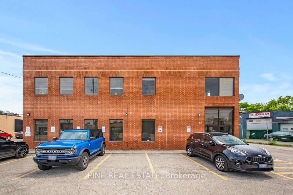 61 Advance Road 9, Toronto W08, ON M8Z 2S6