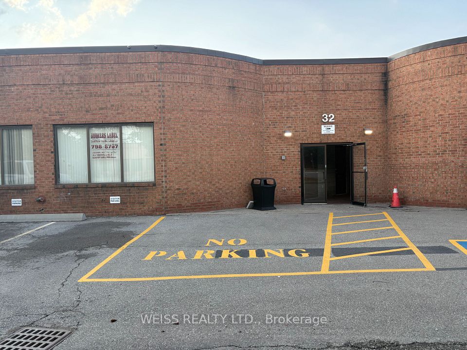 32 Goodmark Place 2, Toronto W10, ON M9W 6J4