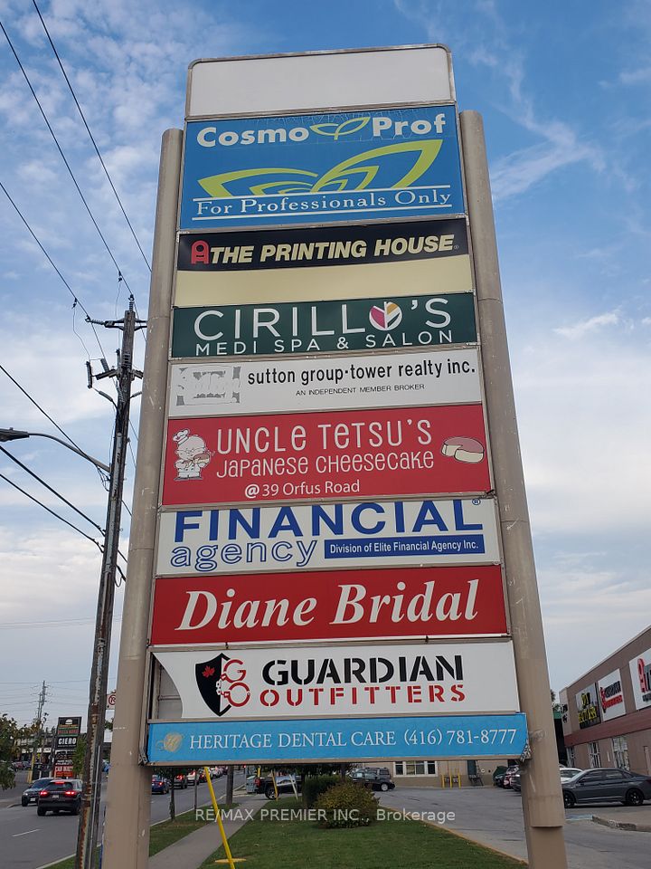 3220 Dufferin Street 13, Toronto W04, ON M6A 2T3
