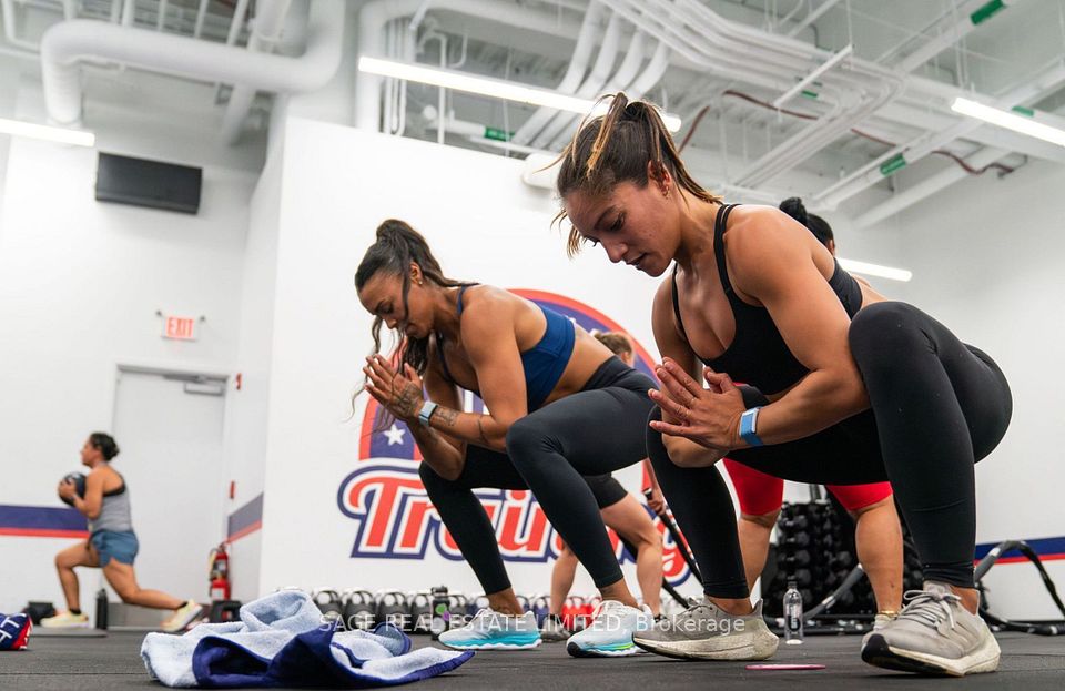 3101 Dufferin Street, Toronto W04, ON M6A 0C4