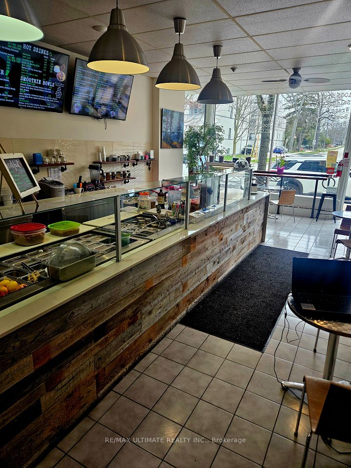 215 Lakeshore Road E, Mississauga, ON L5G 1G5