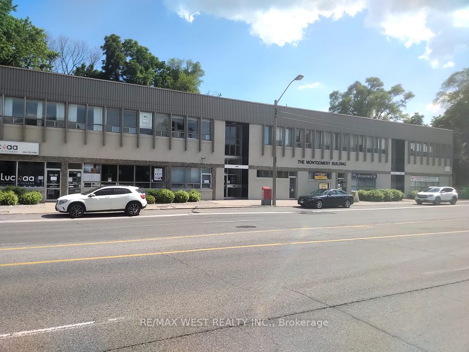 3269 Bloor Street W 205, Toronto W07, ON M8X 1E2
