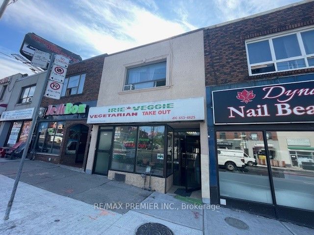 2593 Eglinton Avenue W, Toronto W03, ON M6M 1T3