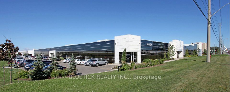 60 Courtneypark Drive W 4B, Mississauga, ON L5W 1Y6