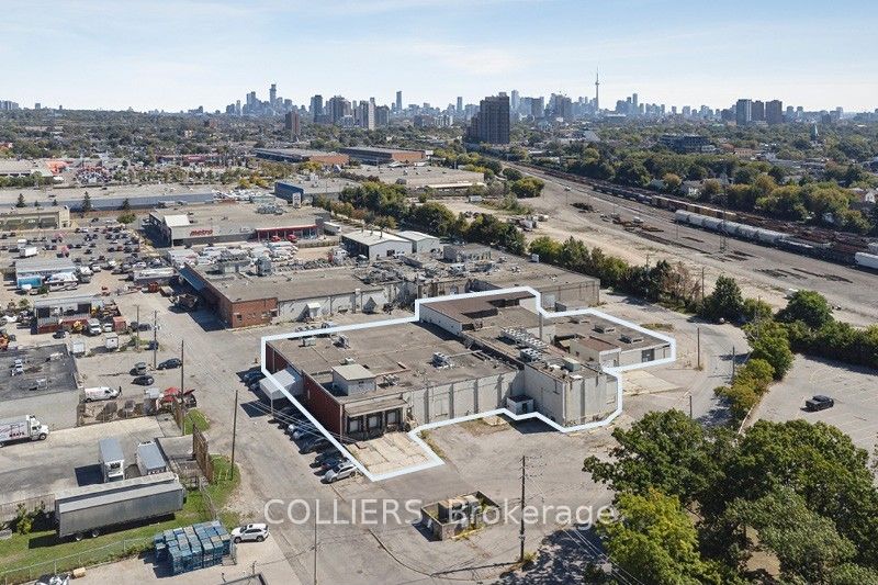 109 Ryding Avenue, Toronto W02, ON M6N 1H3