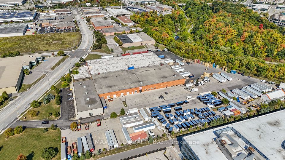 5135 Creekbank Road, Mississauga, ON L4W 1R3