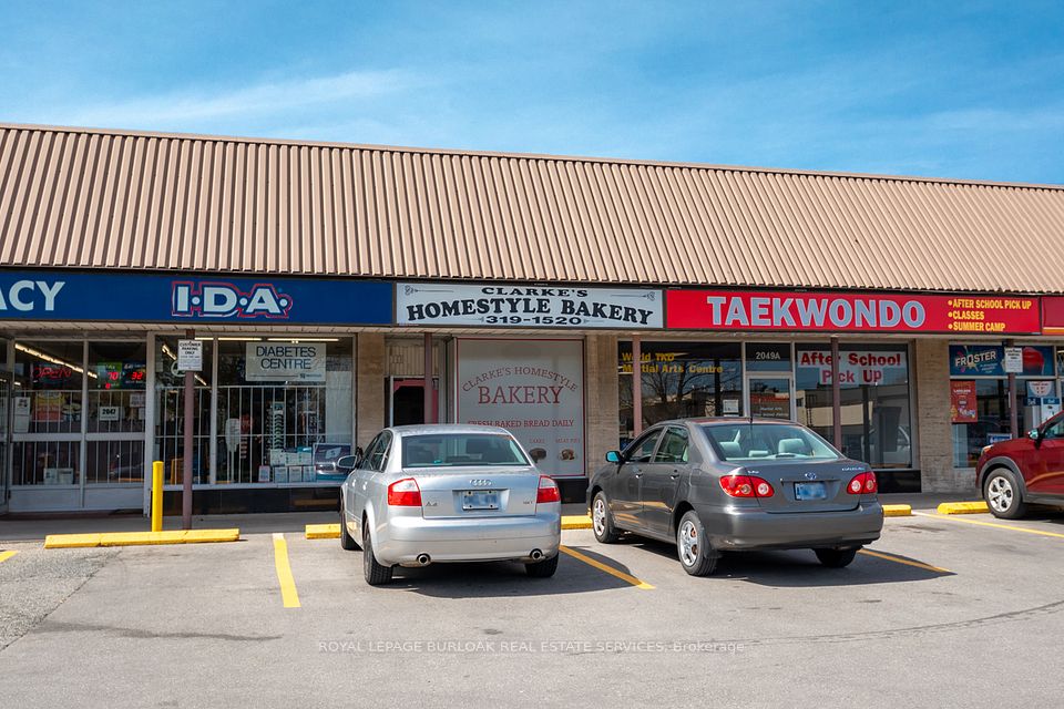 2049 Mount Forest Drive, Burlington, ON L7P 1H4