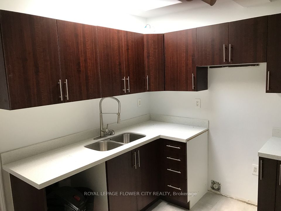 1188 Weston Road, Toronto W04, ON M9M 4P4