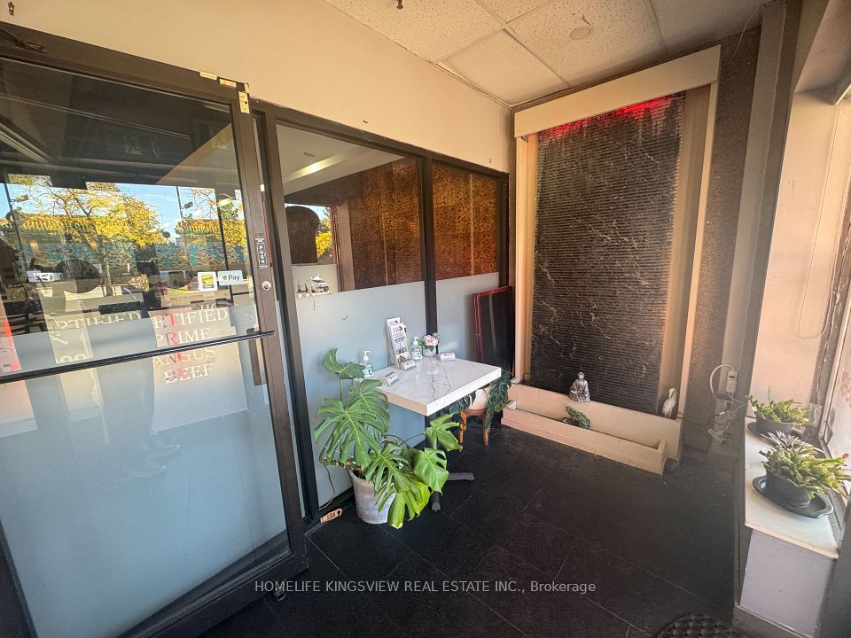 888 Dundas Street E A2, Mississauga, ON L4Y 4G6